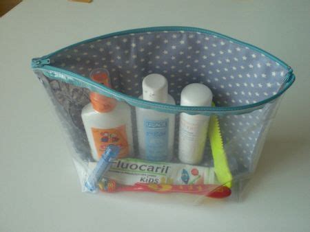 trousse de toilette dame.